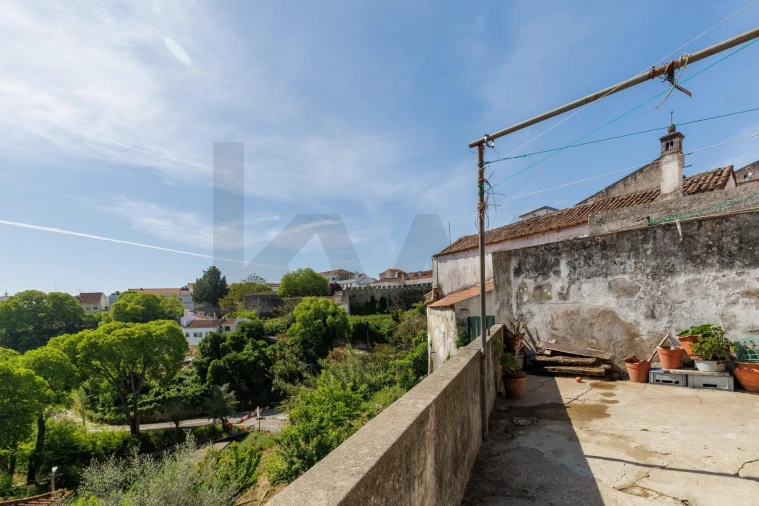 Prédio para Venda em Romeira e Várzea Foto 15