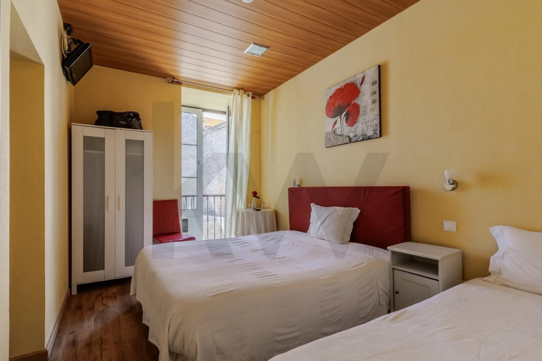 Prédio para Venda em Romeira e Várzea Foto 36