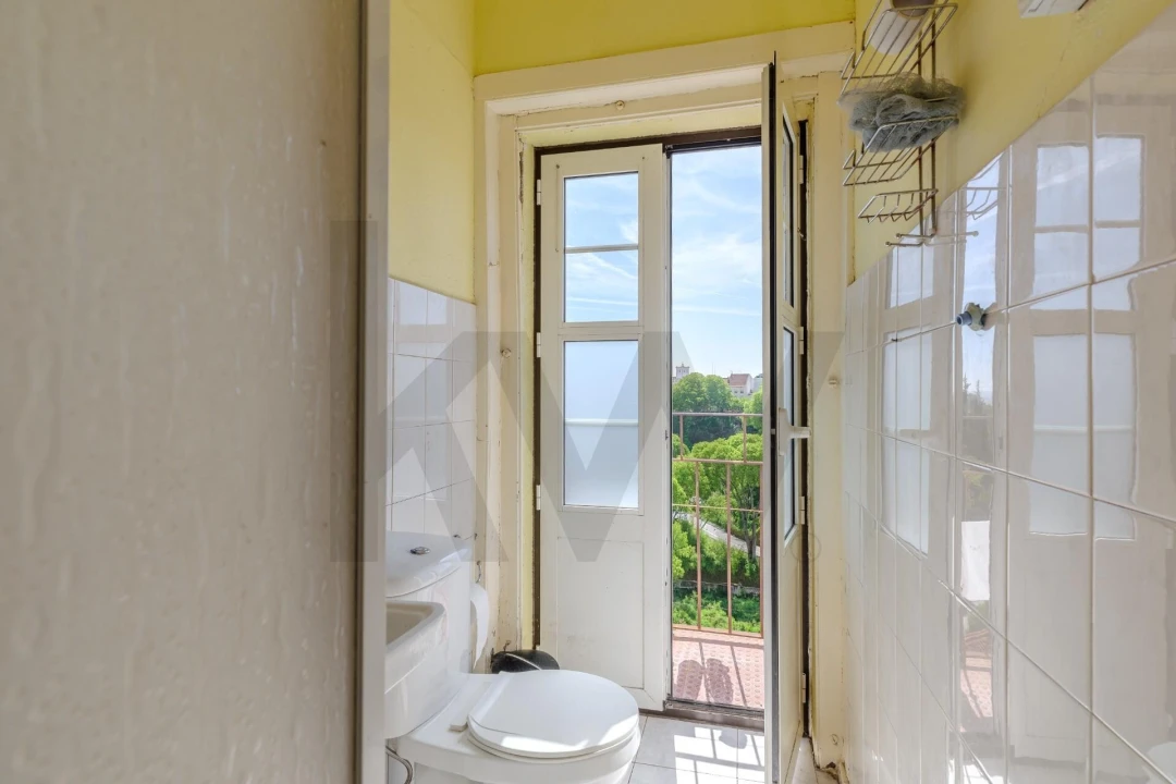 Prédio para Venda em Romeira e Várzea Foto 48