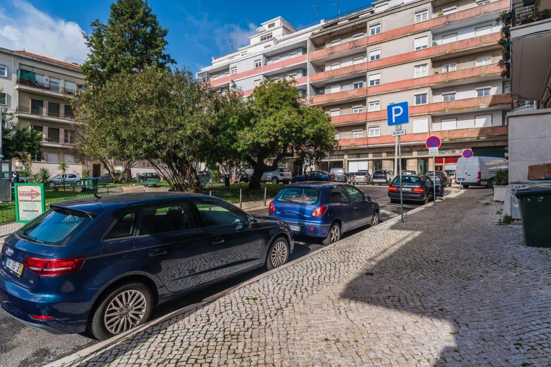 Apartamento T3 para Arrendamento em Alvalade Foto 20