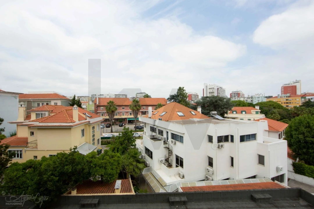 Apartamento T3 para Arrendamento em Alvalade Foto 22