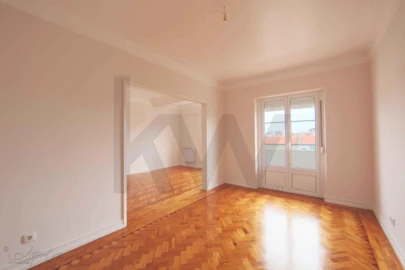 Apartamento T3 para Arrendamento em Alvalade