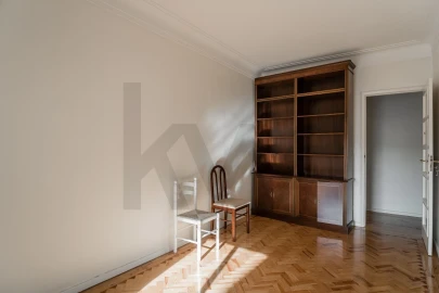 Apartamento T3 para Arrendamento em Alvalade