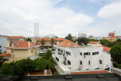 Apartamento T3 para Arrendamento em Alvalade