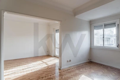 Apartamento T3 para Arrendamento em Alvalade