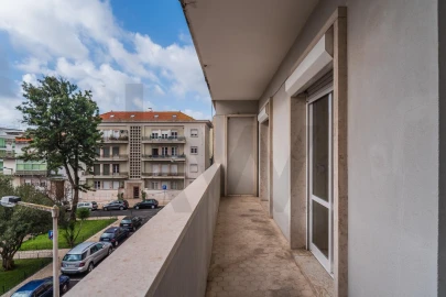 Apartamento T3 para Arrendamento em Alvalade