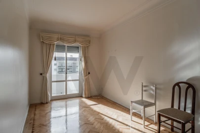 Apartamento T3 para Arrendamento em Alvalade