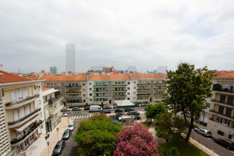 Apartamento T3 para Arrendamento em Alvalade Foto 24