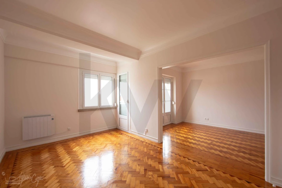 Apartamento T3 para Arrendamento em Alvalade Foto 3