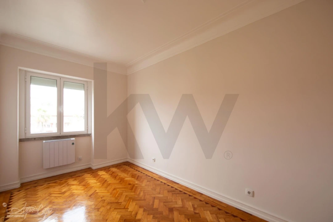 Apartamento T3 para Arrendamento em Alvalade Foto 5