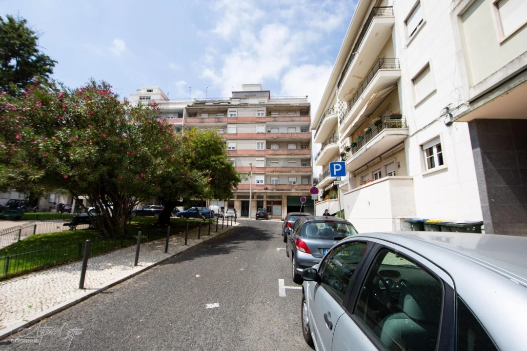 Apartamento T3 para Arrendamento em Alvalade Foto 25