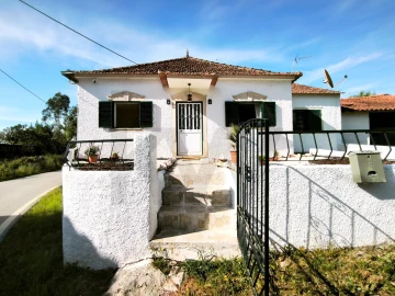 Moradia T3 para Venda em Almoster