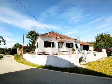 Moradia T3 para Venda em Almoster