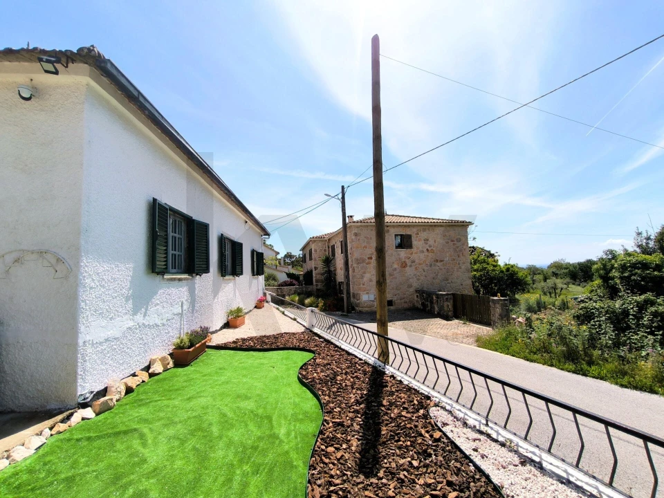 Moradia T3 para Venda em Almoster Foto 27