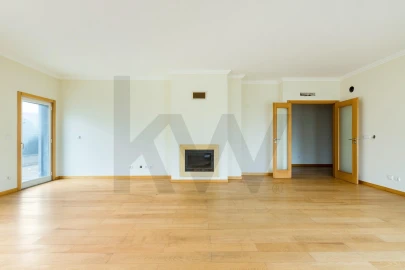 Apartamento T3 para Venda em Oeiras e São Julião da Barra, Paço de Arcos e Caxias