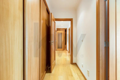 Apartamento T3 para Venda em Oeiras e São Julião da Barra, Paço de Arcos e Caxias