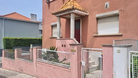 Moradia T4 para Arrendamento em Belém