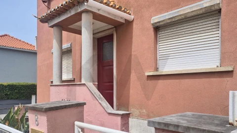 Moradia T4 para Arrendamento em Belém