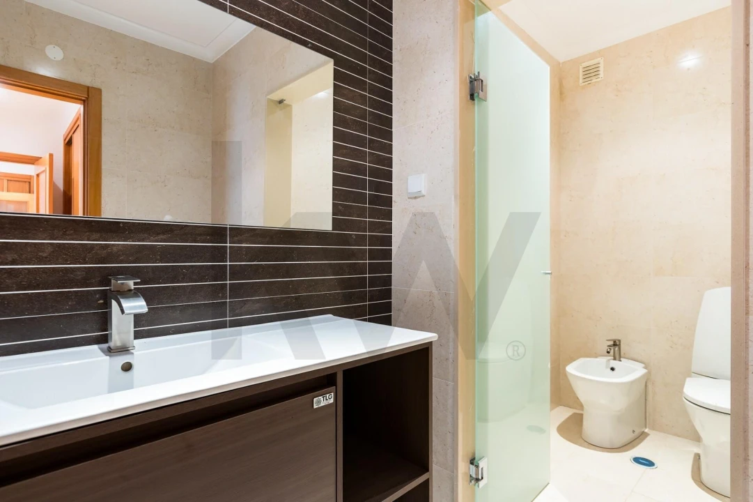 Apartamento T3 para Arrendamento em Oeiras e São Julião da Barra, Paço de Arcos e Caxias Foto 32