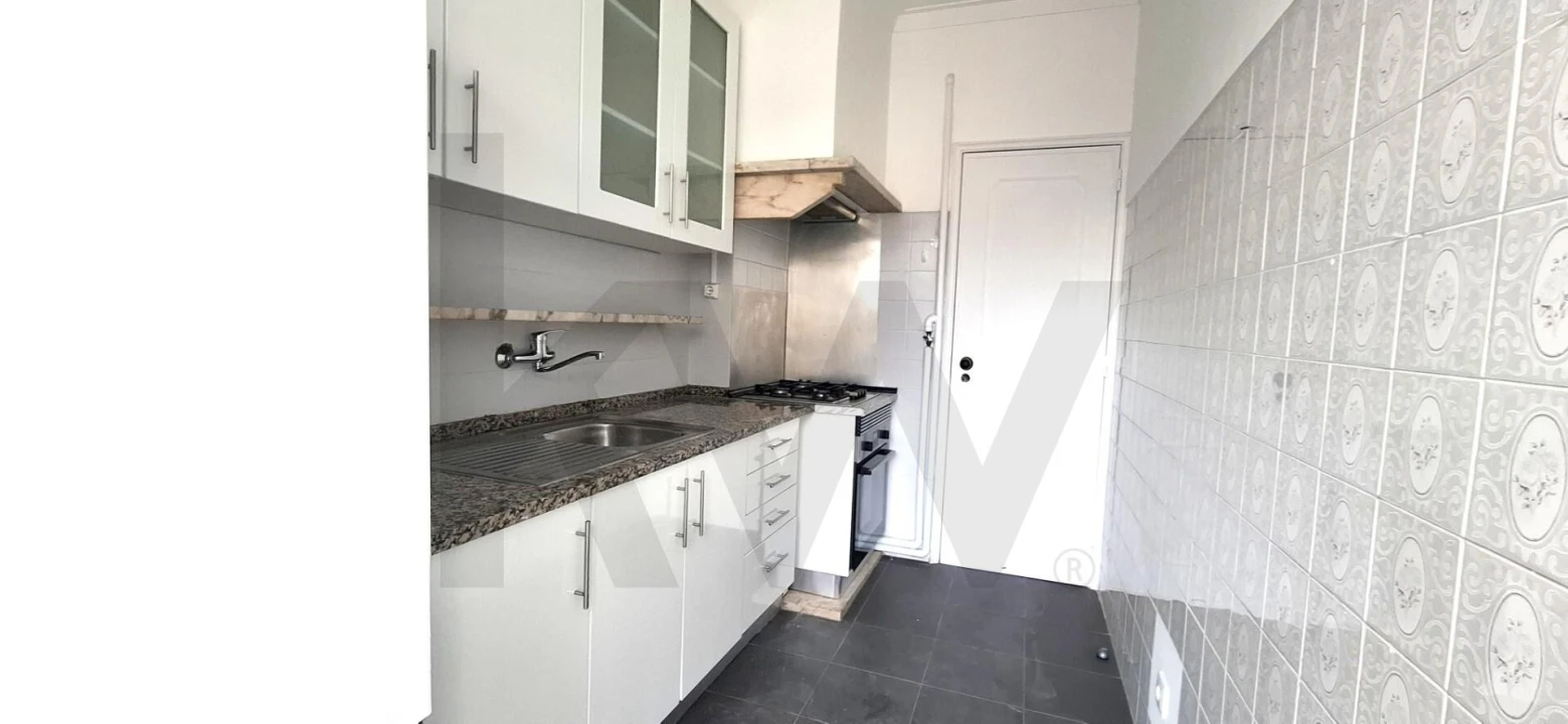 Apartamento T1 para Arrendamento em Campo de Ourique Foto 10