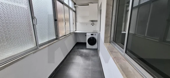 Apartamento T1 para Arrendamento em Campo de Ourique