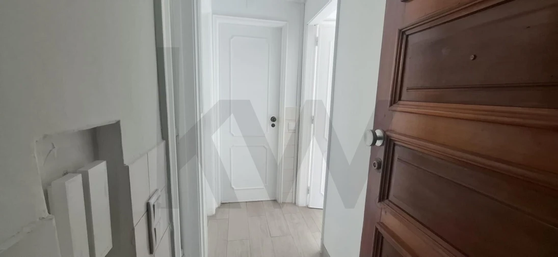 Apartamento T1 para Arrendamento em Campo de Ourique Foto 4