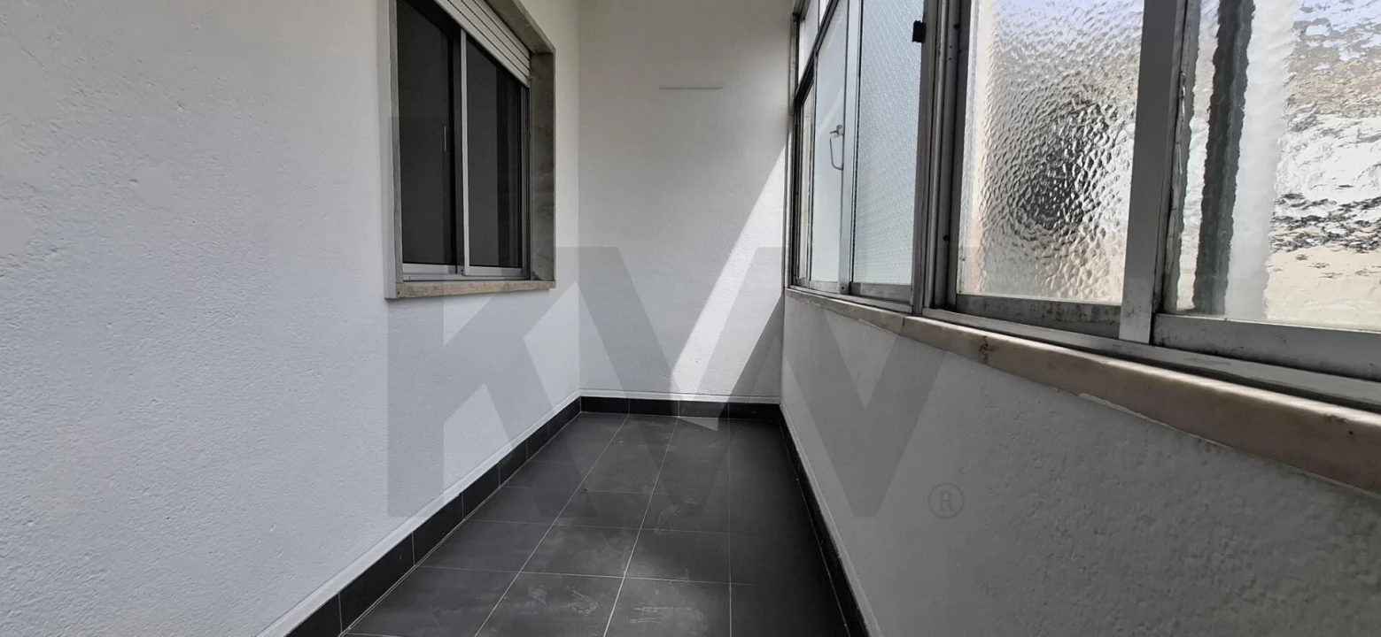 Apartamento T1 para Arrendamento em Campo de Ourique Foto 11