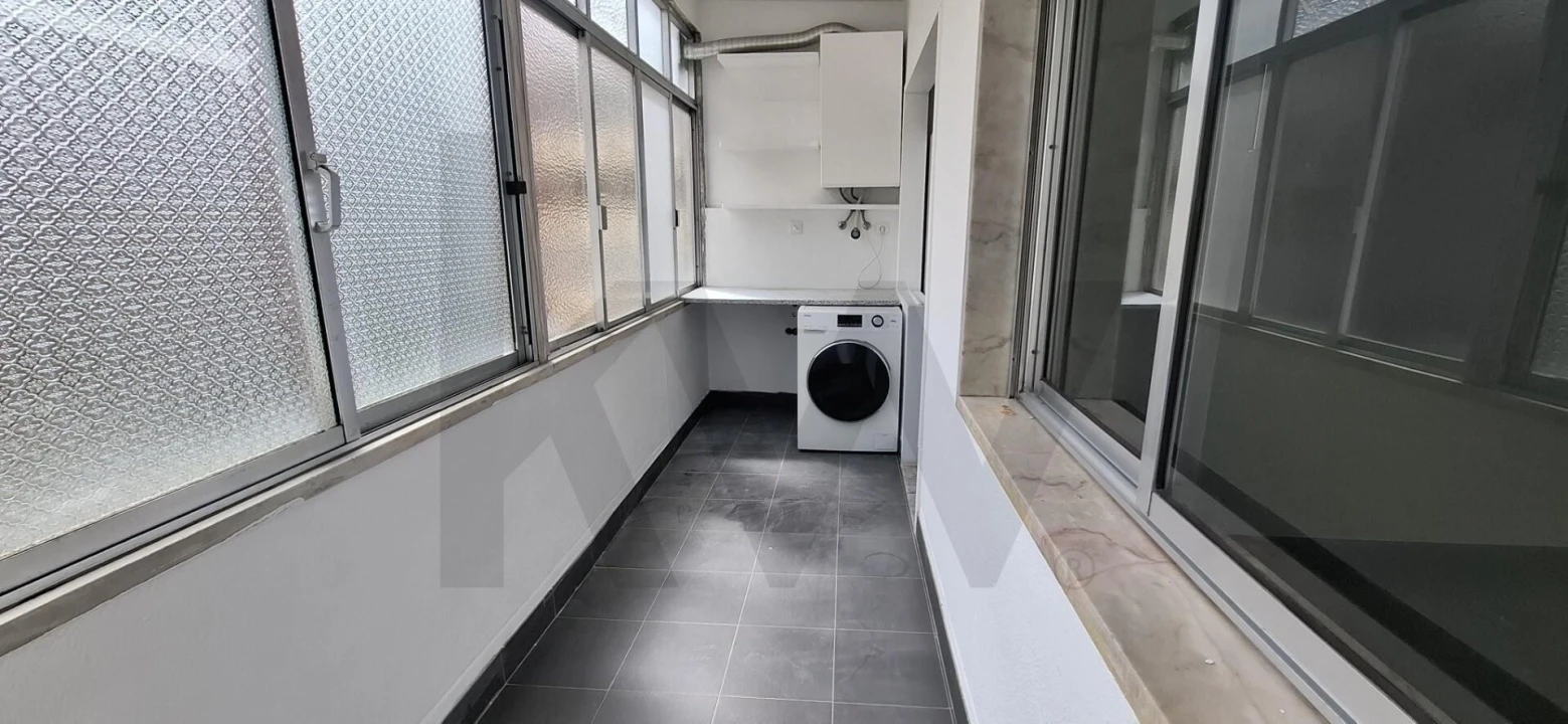 Apartamento T1 para Arrendamento em Campo de Ourique Foto 12