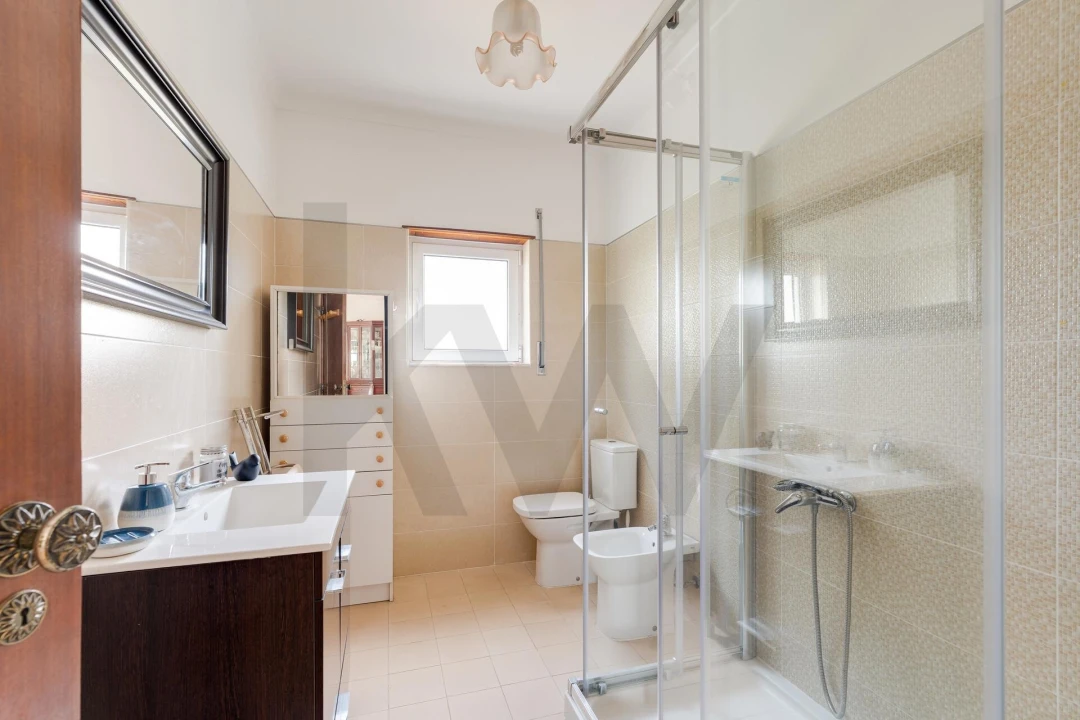 Moradia T5 para Venda em Charneca de Caparica e Sobreda Foto 15