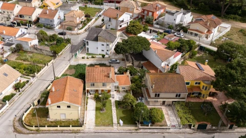 Moradia T5 para Venda em Charneca de Caparica e Sobreda