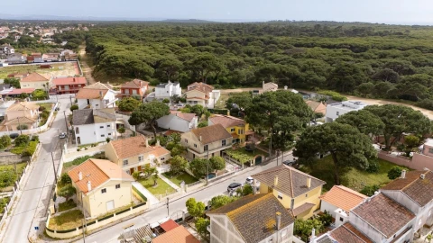 Moradia T5 para Venda em Charneca de Caparica e Sobreda