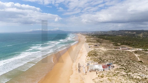 Moradia T5 para Venda em Charneca de Caparica e Sobreda