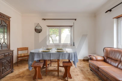 Moradia T5 para Venda em Charneca de Caparica e Sobreda