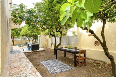 Moradia T5 para Venda em Charneca de Caparica e Sobreda