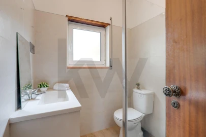 Moradia T5 para Venda em Charneca de Caparica e Sobreda