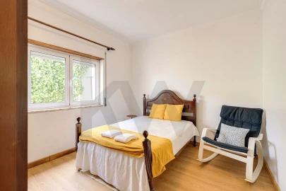 Moradia T5 para Venda em Charneca de Caparica e Sobreda