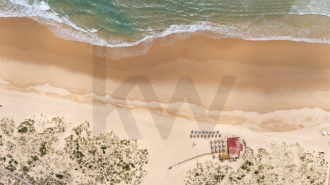 Moradia T5 para Venda em Charneca de Caparica e Sobreda