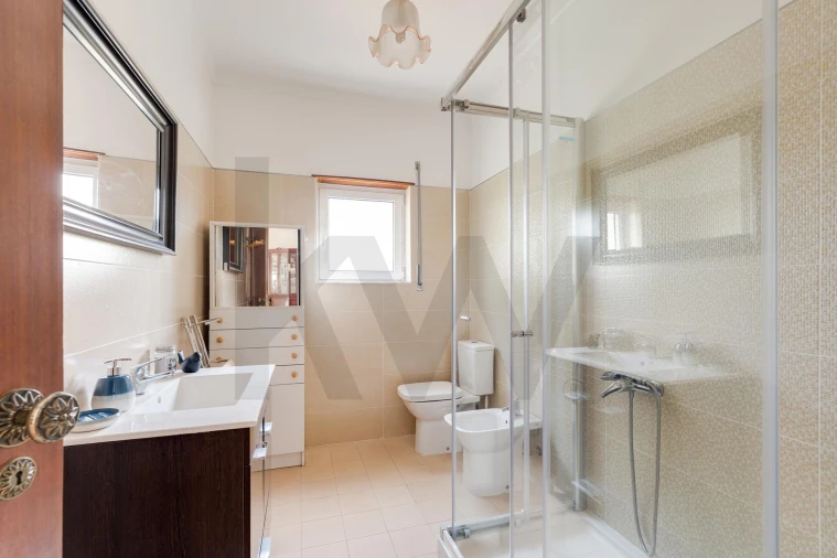 Moradia T5 para Venda em Charneca de Caparica e Sobreda Foto 15