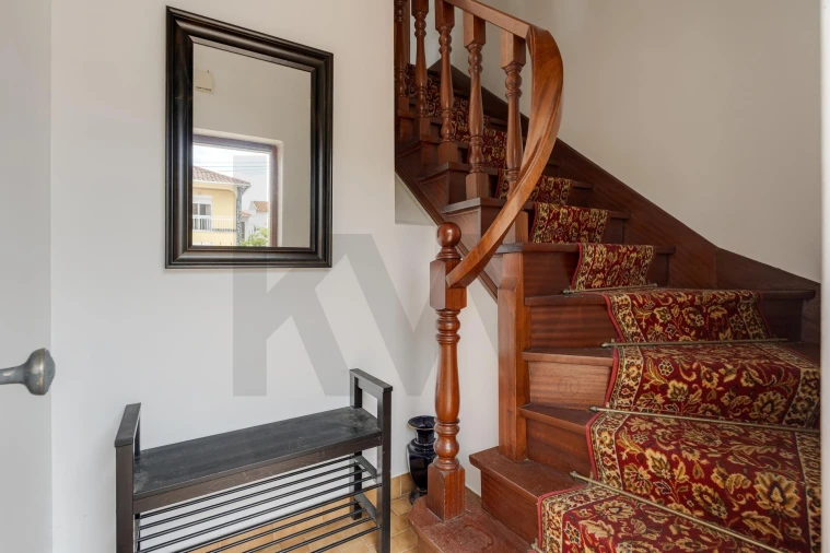 Moradia T5 para Venda em Charneca de Caparica e Sobreda Foto 8