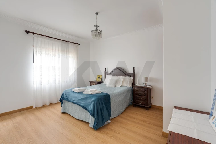 Moradia T5 para Venda em Charneca de Caparica e Sobreda Foto 16