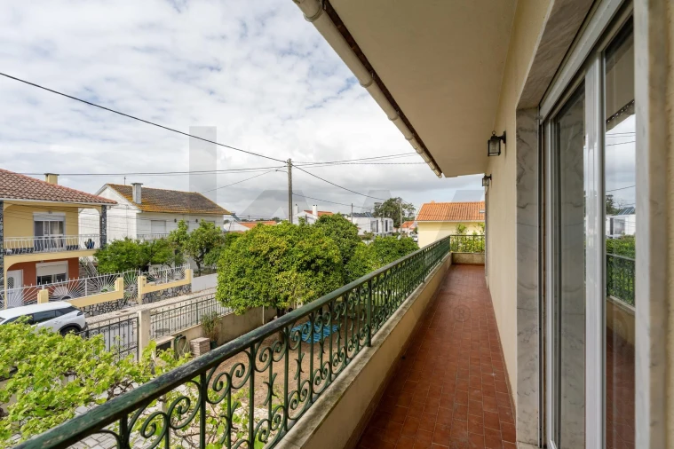 Moradia T5 para Venda em Charneca de Caparica e Sobreda Foto 14