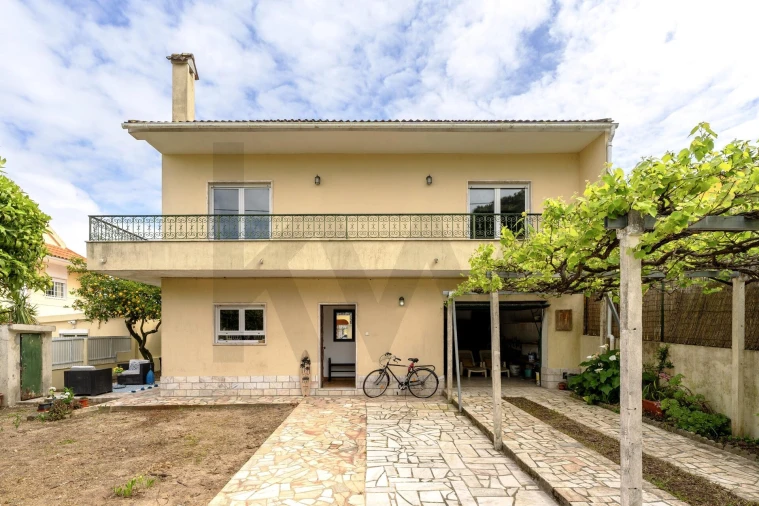 Moradia T5 para Venda em Charneca de Caparica e Sobreda Foto 32