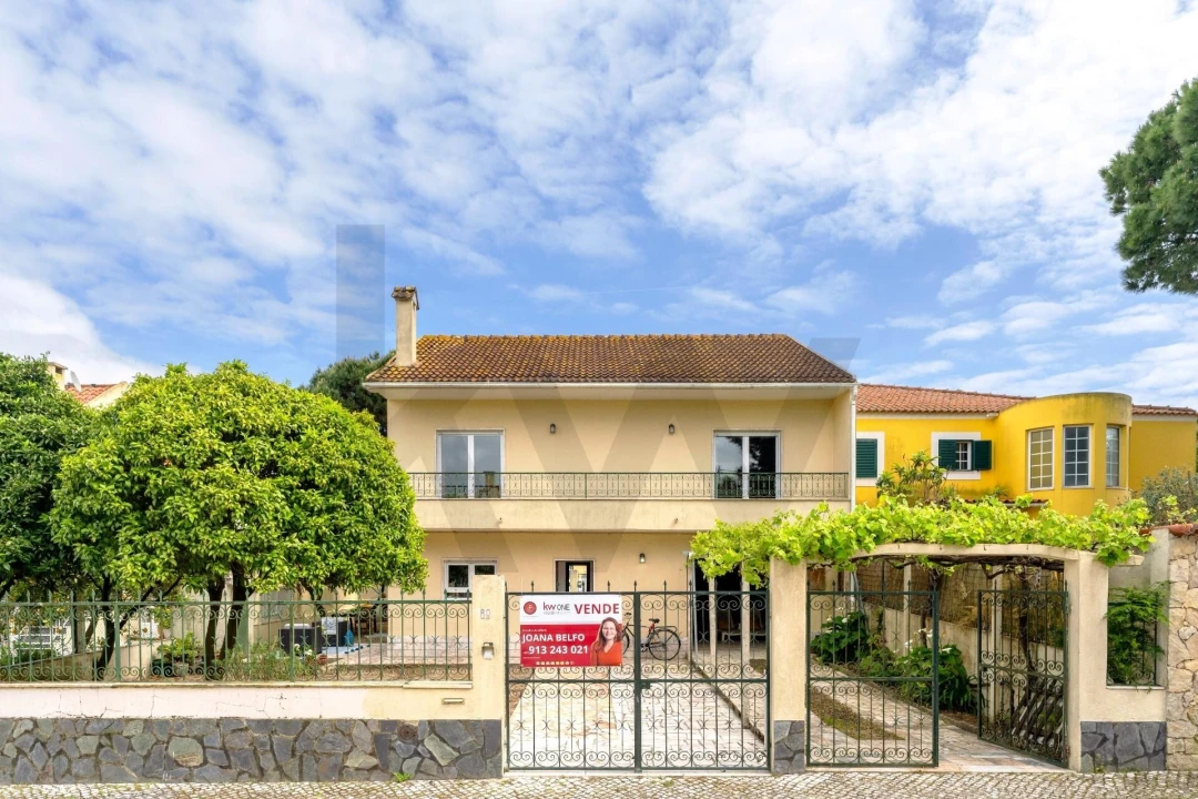 Moradia T5 para Venda em Charneca de Caparica e Sobreda Foto 1