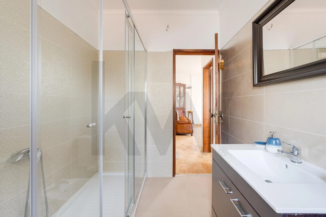 Moradia T5 para Venda em Charneca de Caparica e Sobreda Foto 11