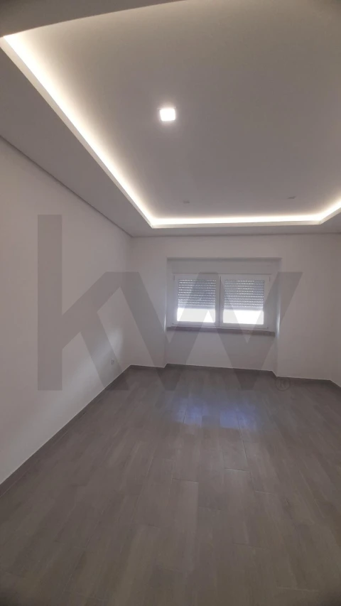 Apartamento T2 para Venda em Corroios