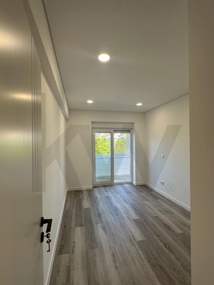 Apartamento T2 para Venda em Corroios Foto 18