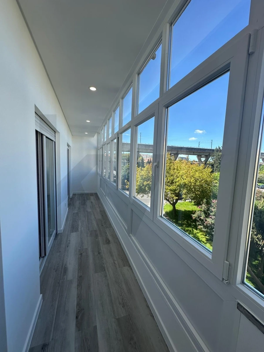 Apartamento T2 para Venda em Corroios Foto 26