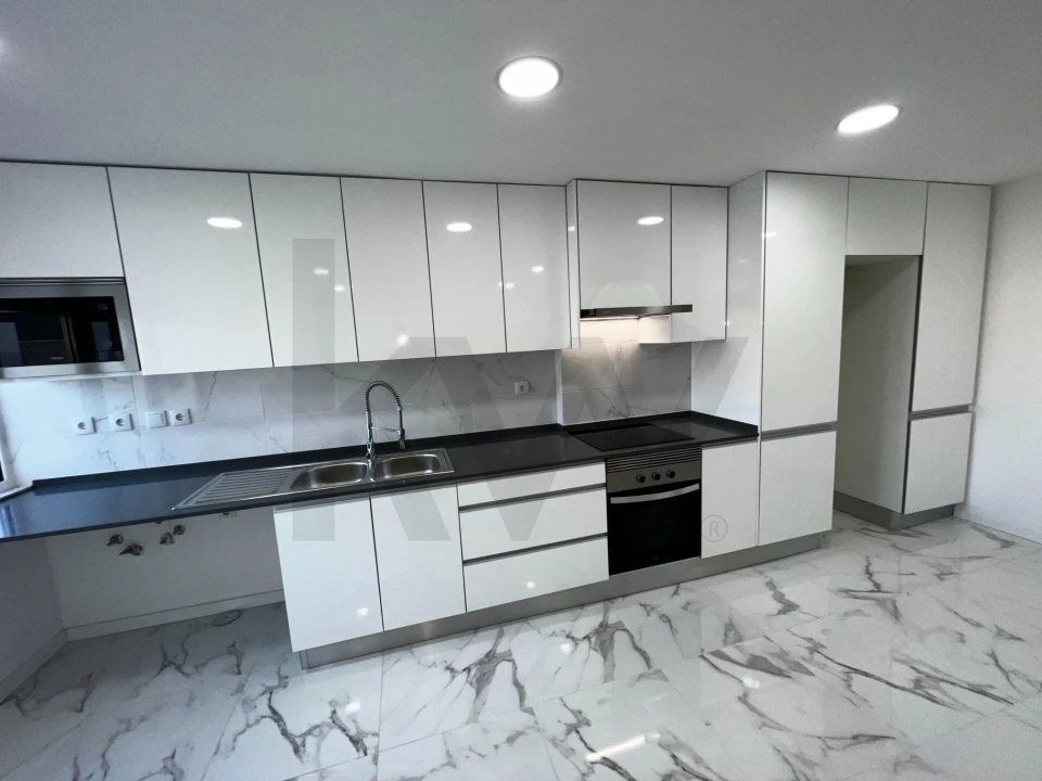 Apartamento T2 para Venda em Corroios Foto 32