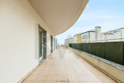 Apartamento T3 para Arrendamento em Oeiras e São Julião da Barra, Paço de Arcos e Caxias