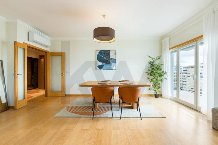 Apartamento T3 para Arrendamento em Oeiras e São Julião da Barra, Paço de Arcos e Caxias Foto 18